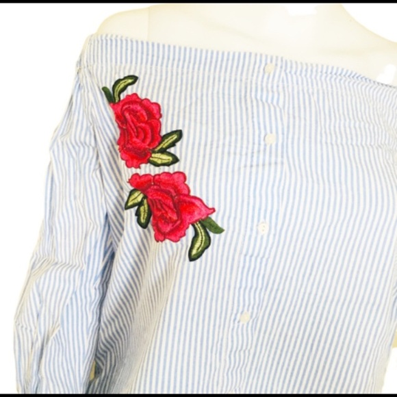 JAPNA Pinstripe Off Shoulder Blouse W Rose Decal & Faux Button Detail Blouse S - Picture 4 of 5